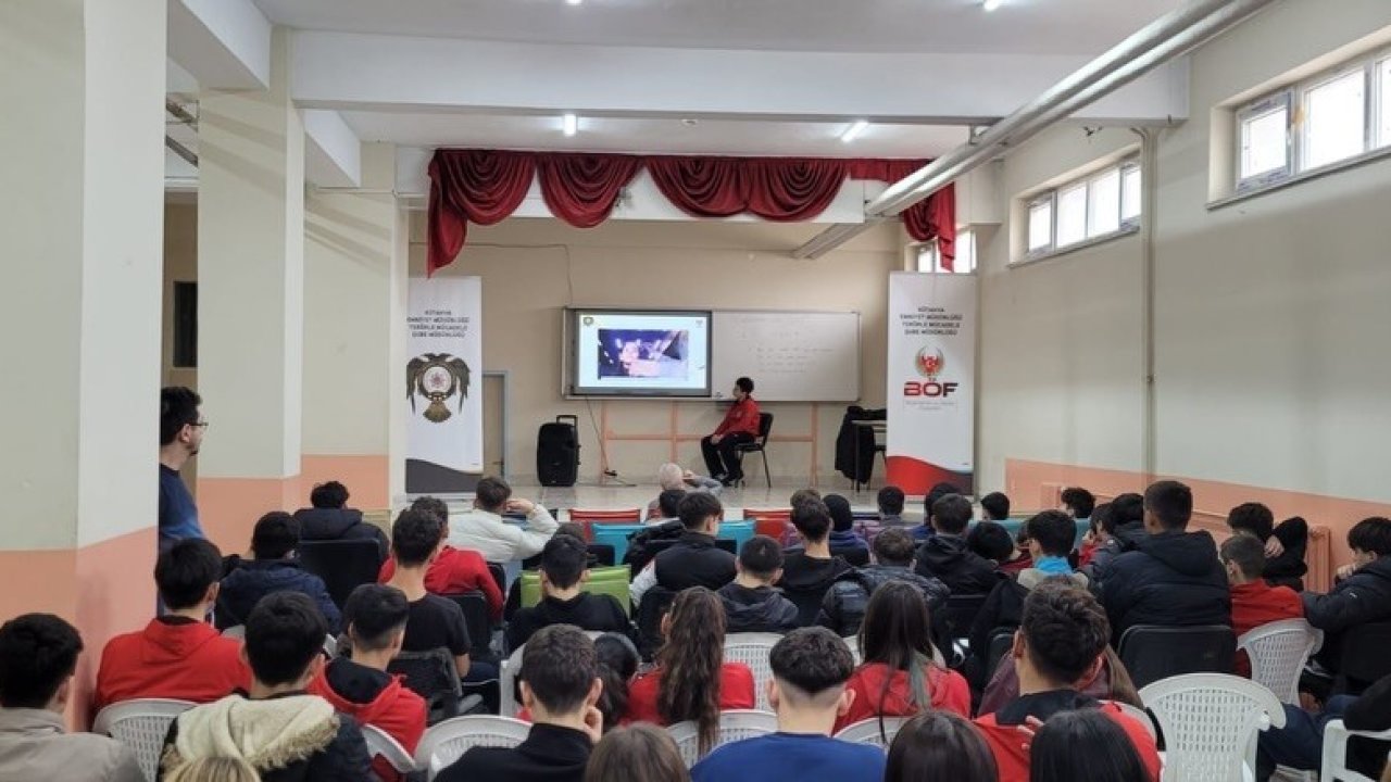 Kütahya’da "Gençlik ve Güvenli Gelecek" projesi kapsamında öğrencilere bilgilendirme yapıldı