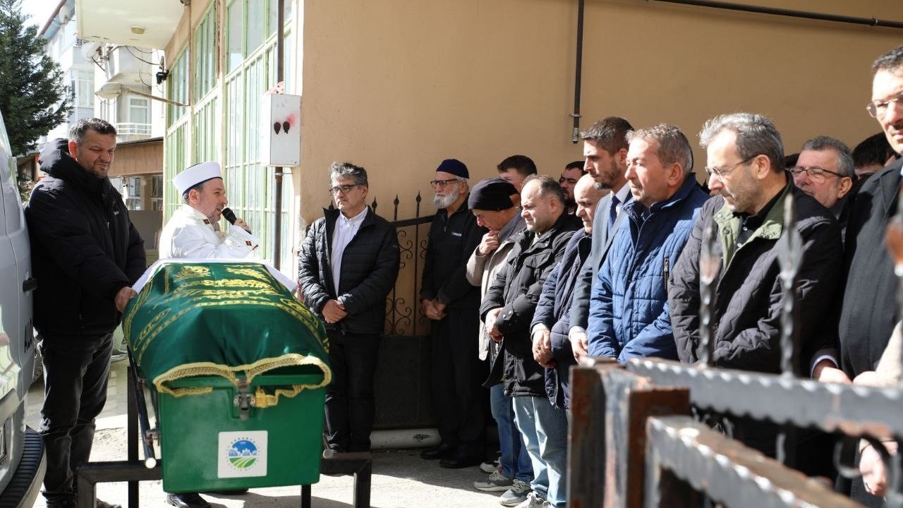 Kuzey Marmara Otoyolu’ndaki feci kazada ölen sürücü toprağa verildi