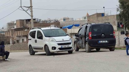 Mardin’de iki hafif ticari araç çarpıştı