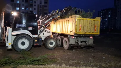 Melikgazi Belediyesi ekipleri rüzgar mesaisinde