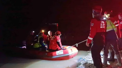 Meriç Nehri kıyısında mahsur kalan 2 işçi kurtarıldı