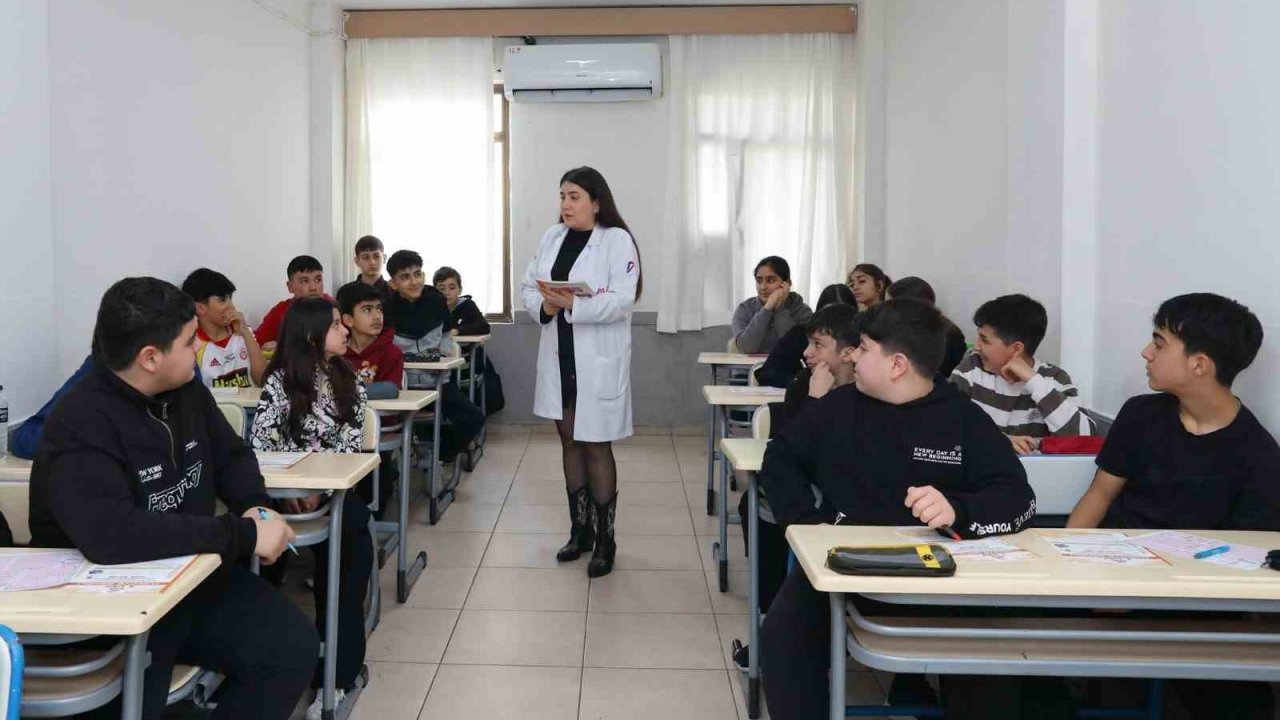 Mersin’de öğrencilere ücretsiz kurs ve 76 deneme desteği