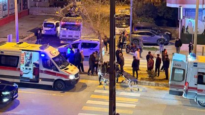 Motosikletler çarpıştı:2 yaralı