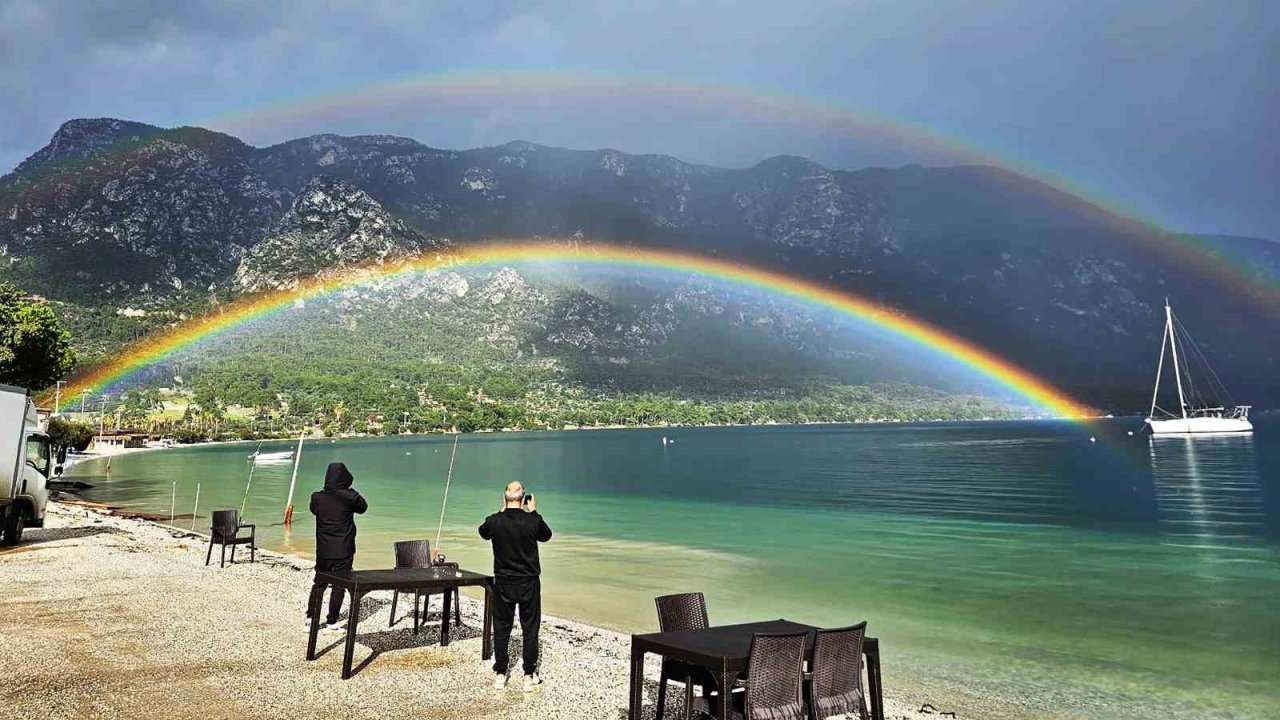 Muğla Akbük Koyu’nda oluşan Gökkuşağı mest etti