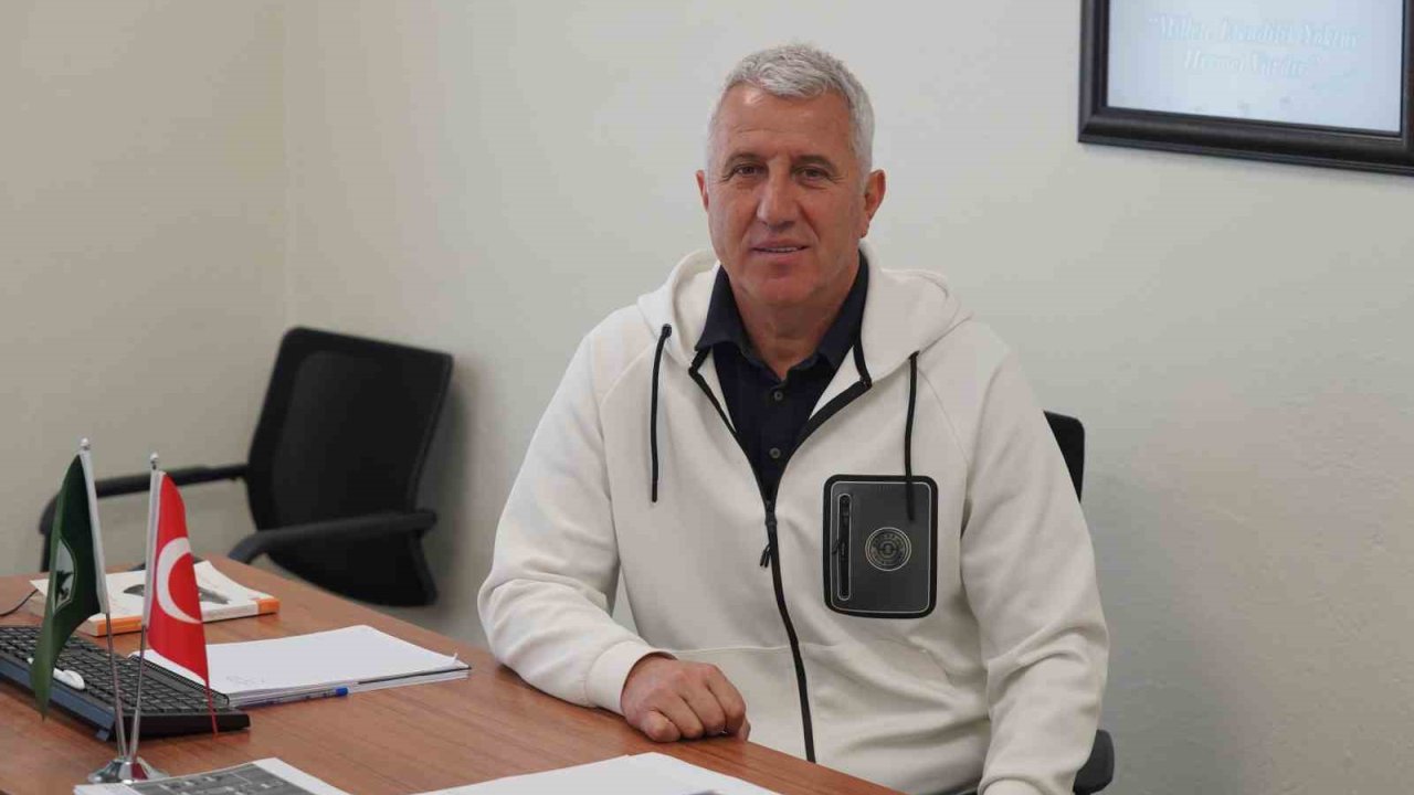 Muğlaspor Teknik Direktörü Besim Durmuş: "Kulübümüz hiç olmadığı kadar iyi hissediyor"