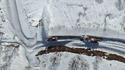 Muş ile Bitlis arasındaki kara yolu kar ve tipi nedeniyle ulaşıma kapatıldı