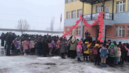 Muş’ta ikinci dönem "Bayrak Sevgisi" temasıyla başladı