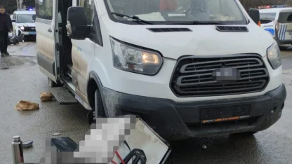 Öğrenci servisi ile çarpışan motokurye kaldırıldığı hastanede hayatını kaybetti