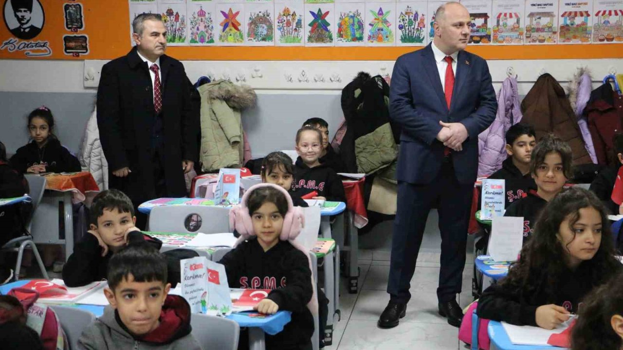 Okullarda ikinci dönem ’bayrak’ temasıyla başladı