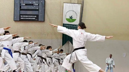 Osmangazi’de 300 karateci kuşak sevinci yaşadı