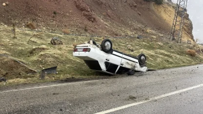 Otomobil takla attı: 2 yaralı