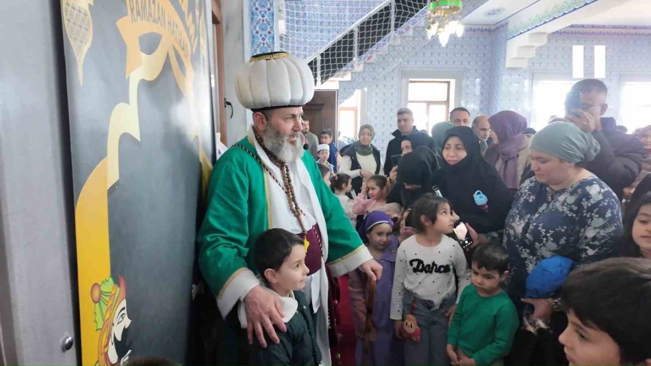 Pendik’te minikler tekne orucu sevincini yaşadı