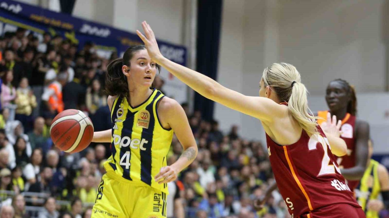 Pota ve filedeki derbilerde Fenerbahçe’den çifte zafer