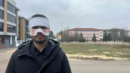 Rehber öğretmenin yüzüne sıcak çay fırlattığı fizik öğretmeni feci şekilde yandı