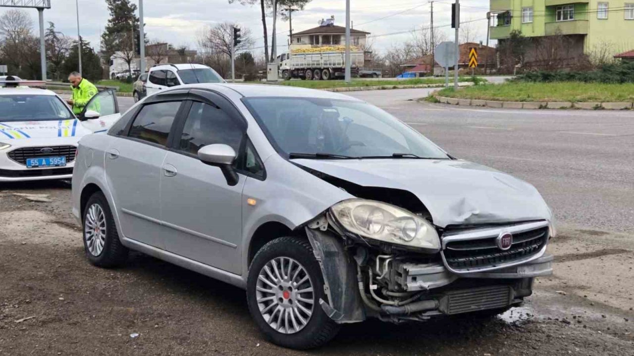 Samsun’da trafik kazası: 2 araçta maddi hasar oluştu