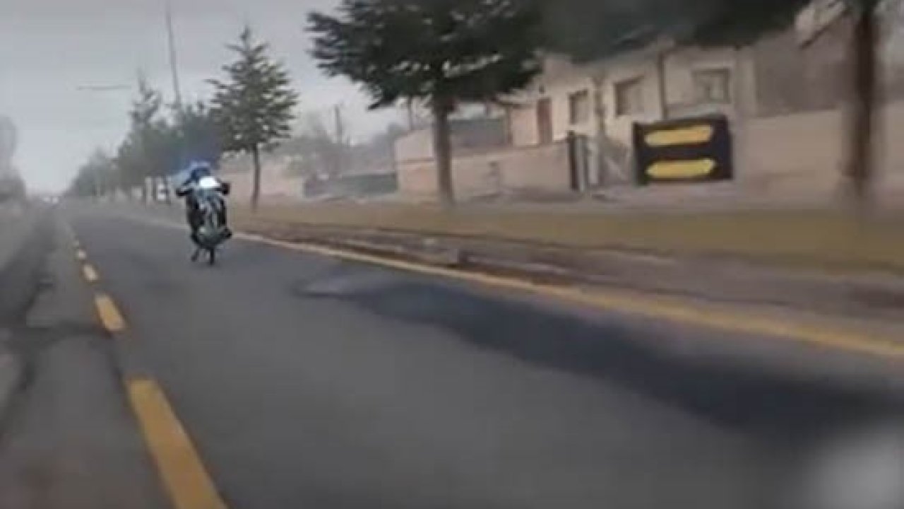 Sanal devriyeye takılan motosiklet sürücüsünün ehliyeti iptal edildi