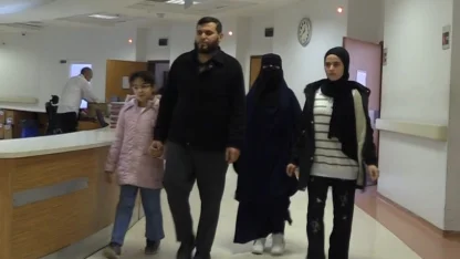 Şanlıurfa’da yatağa bağlı kardeşler tedavi sonrası yürümeye başladı