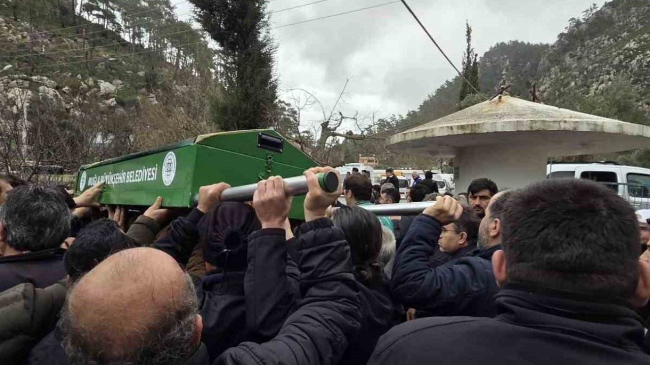 Selde hayatını kaybeden belediye işçisi son yolculuğuna uğurlandı