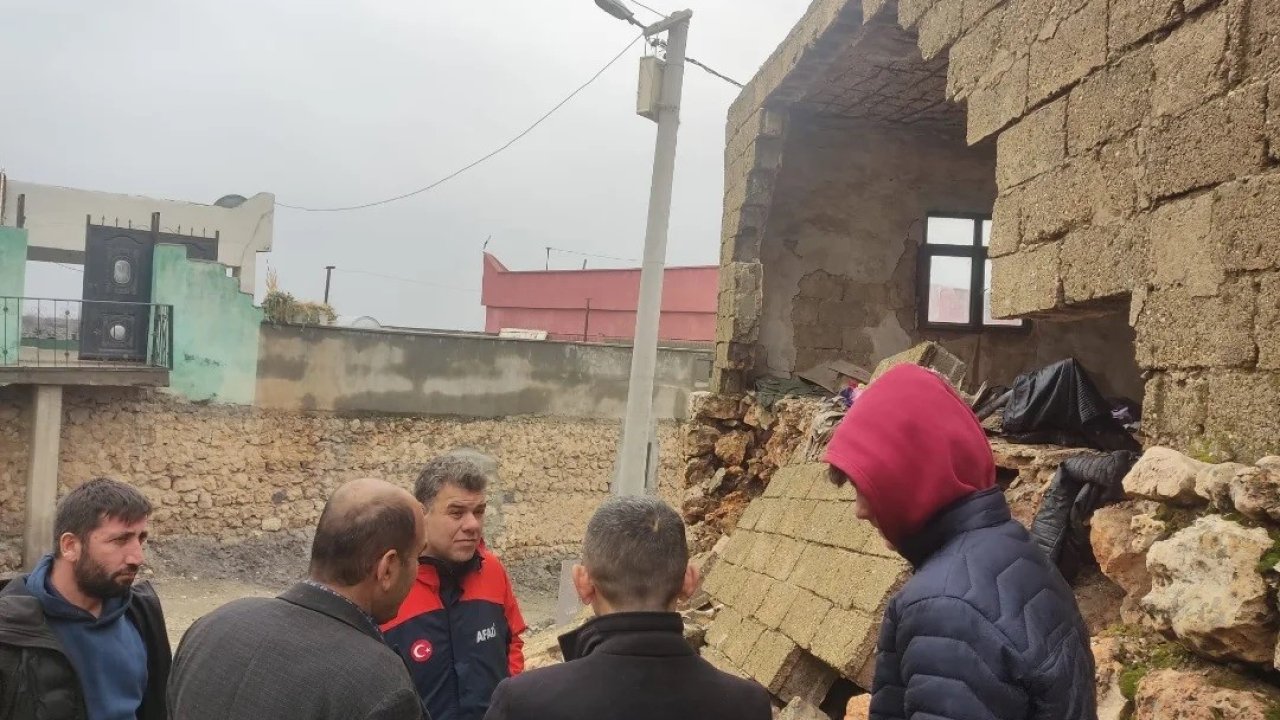 Şiddetli yağış İdil’de bir evi yıktı