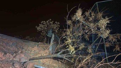 Siirt’te okulun istinat duvarı çöktü, iki okulda eğitime ara verildi