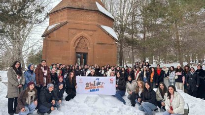 Silopi Atatürk Lisesi Yeşilay gönüllüleri Ahlat’taki gençlik kampında buluştu