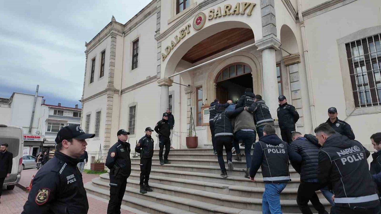Sinop’ta zehir tacirlerine ağır darbe: 10 tutuklama