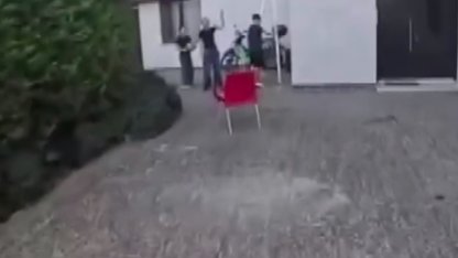 Siparişe gitti, kahraman oldu: Çatıda mahsur kalan çocuğu kurye kurtardı