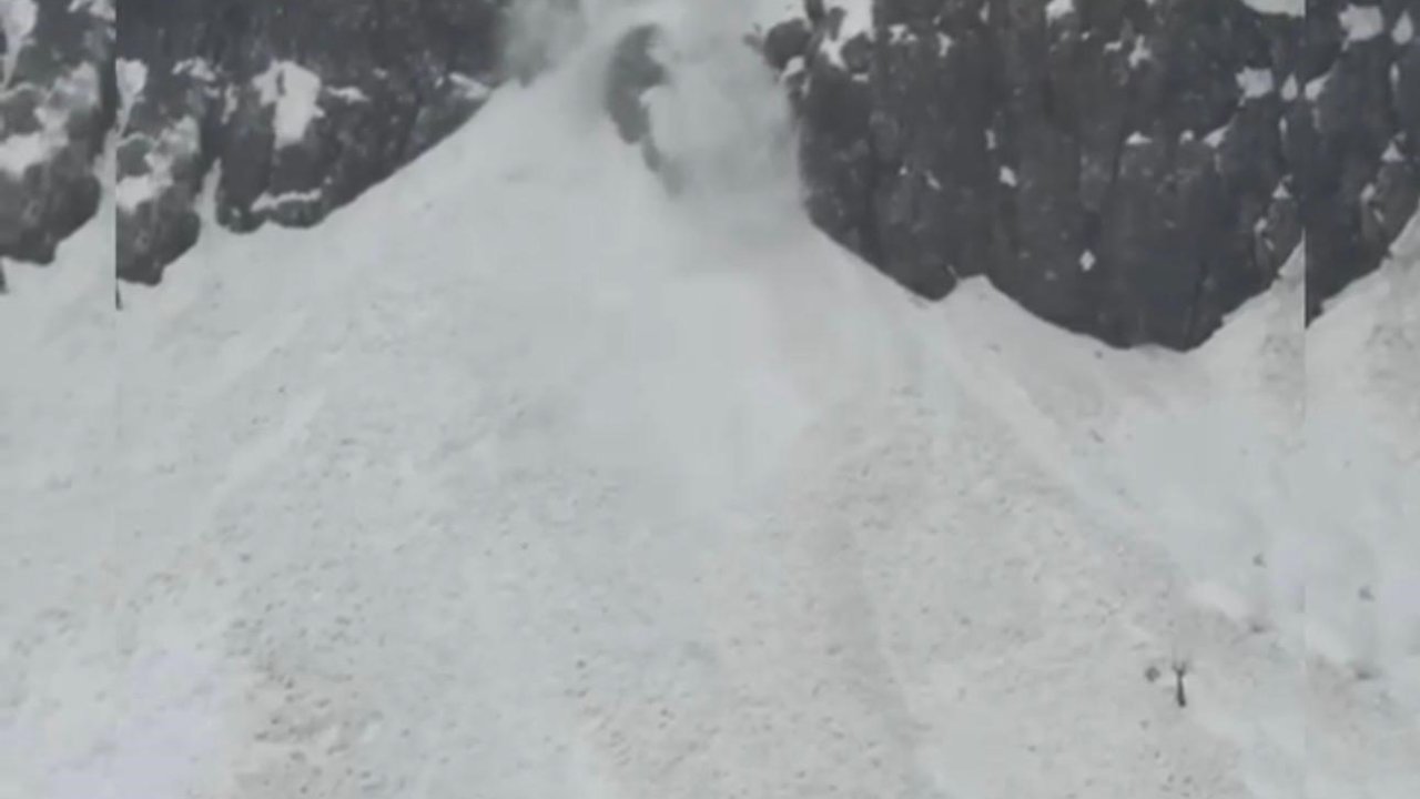 Şırnak’ta çığ düşme anı kamerada