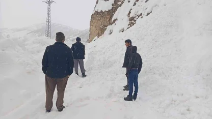 Şirvan’da yolda kalan araçlar kurtarıldı