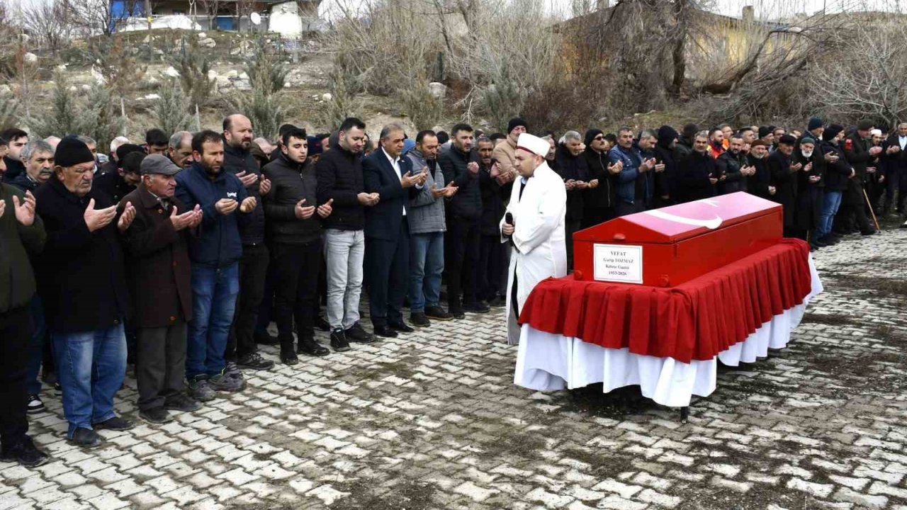 Sivaslı Kıbrıs gazisi son yolculuğuna uğurlandı