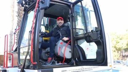 Söke Belediyesi’ne 15 tonluk ekskavatör