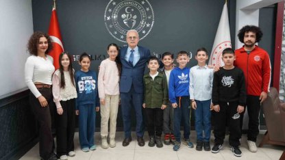 Sporcu öğrenciler il müdürü ile bir araya geldi