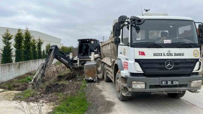 Su kanaları temizleniyor