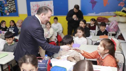 Sultanbeyli’de bilinçli teknoloji seferberliği: 23 bin öğrenciye akıllı dijital eğitim seti