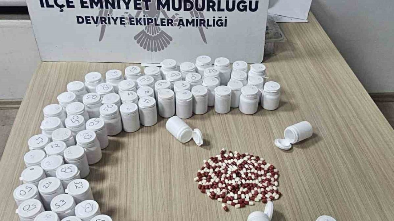 Şüphe üzerine durduruldu: Torbasından 5 bin 138 uyuşturucu hap çıktı