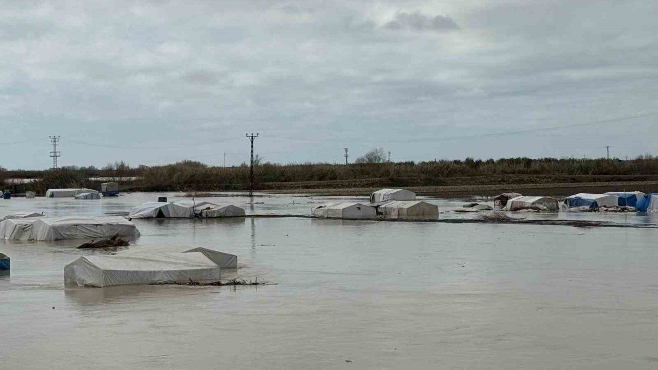 Tarsus’ta 8 bin dönüm tarım arazisi sular altında kaldı
