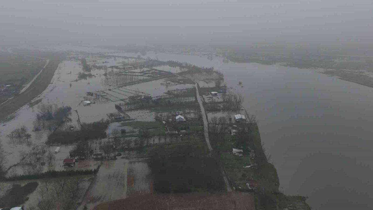 Taşkın riski bulunan Meriç Nehri’nde debi düşüyor