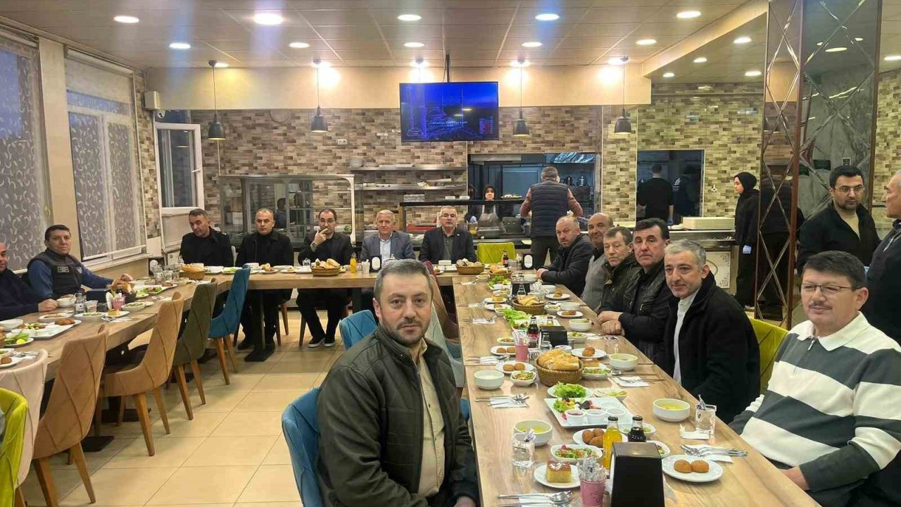 Tavşanlı’da ’Dereboyu’ muhtarlarıyla iftar sofrasında tarım mesaisi