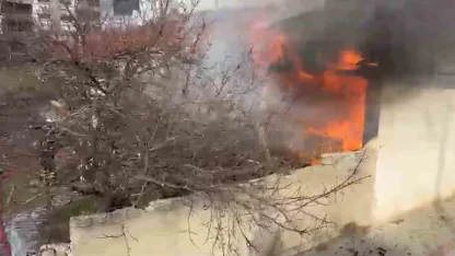 Tek katlı müstakil ev alevlere teslim oldu: 1 ağır yaralı