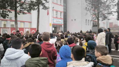 Tekirdağ’da okullarda 6 Şubat depremleri için saygı duruşu