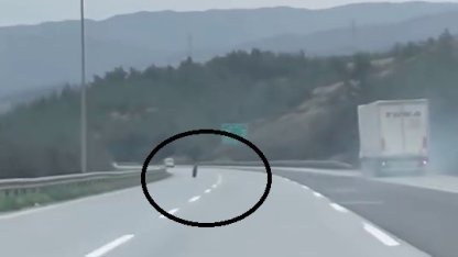 Tırdan fırlayan lastik otobanda yüzlerce metre ilerledi