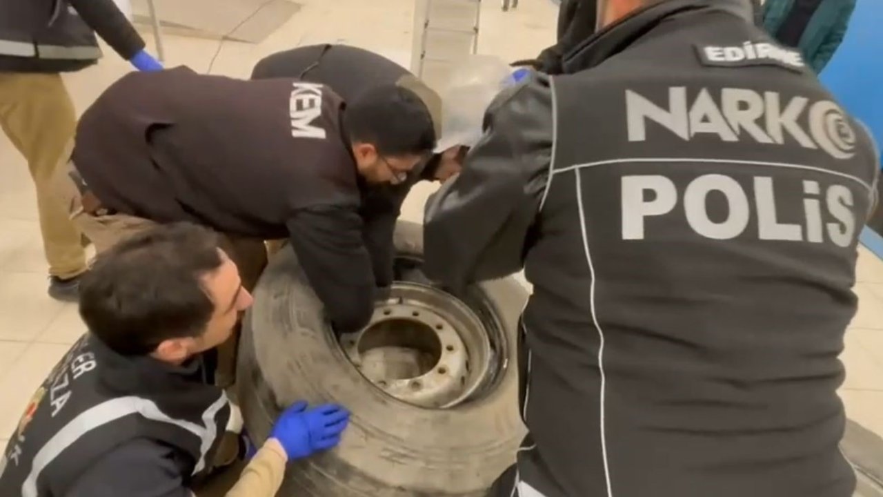 Tırın lastiğinden 22,5 kilogram uyuşturucu çıktı
