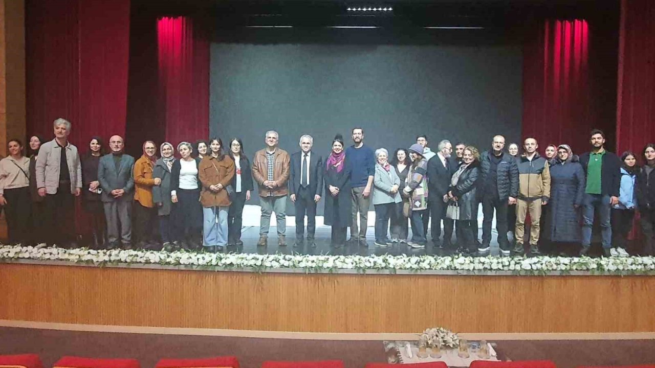 Tiyatro Anadolu, "Aşk Neyledi Yunus" ile Rize’de sanatseverlerle buluştu