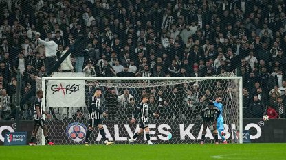 Trendyol Süper Lig: Beşiktaş: 1 - Corendon Alanyaspor: 2 (İlk yarı)