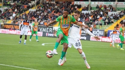 Trendyol Süper Lig: Corendon Alanyaspor: 1 - RAMS Başakşehir: 2 (Maç sonucu)
