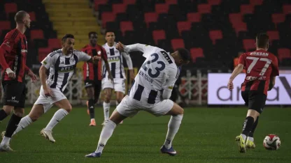 Trendyol Süper Lig: Gaziantep FK: 2 - Kasımpaşa: 1 (İlk yarı)