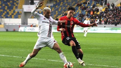 Trendyol Süper Lig: Gençlerbirliği: 1 - Gaziantep FK: 0 (İlk yarı)
