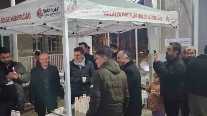 Tunceli’de Berat Kandili’nde vatandaşlara salep ikram edildi