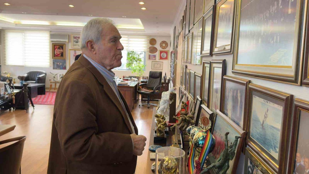 Türk güreşinin önemli ismi Ahmet Ayık’a anlamlı ödül