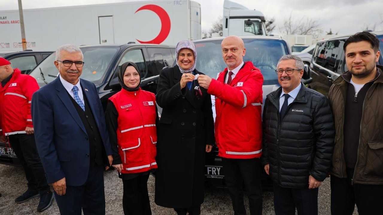 Türk Kızılay Karabük Şubesi’ne yeni hizmet aracı